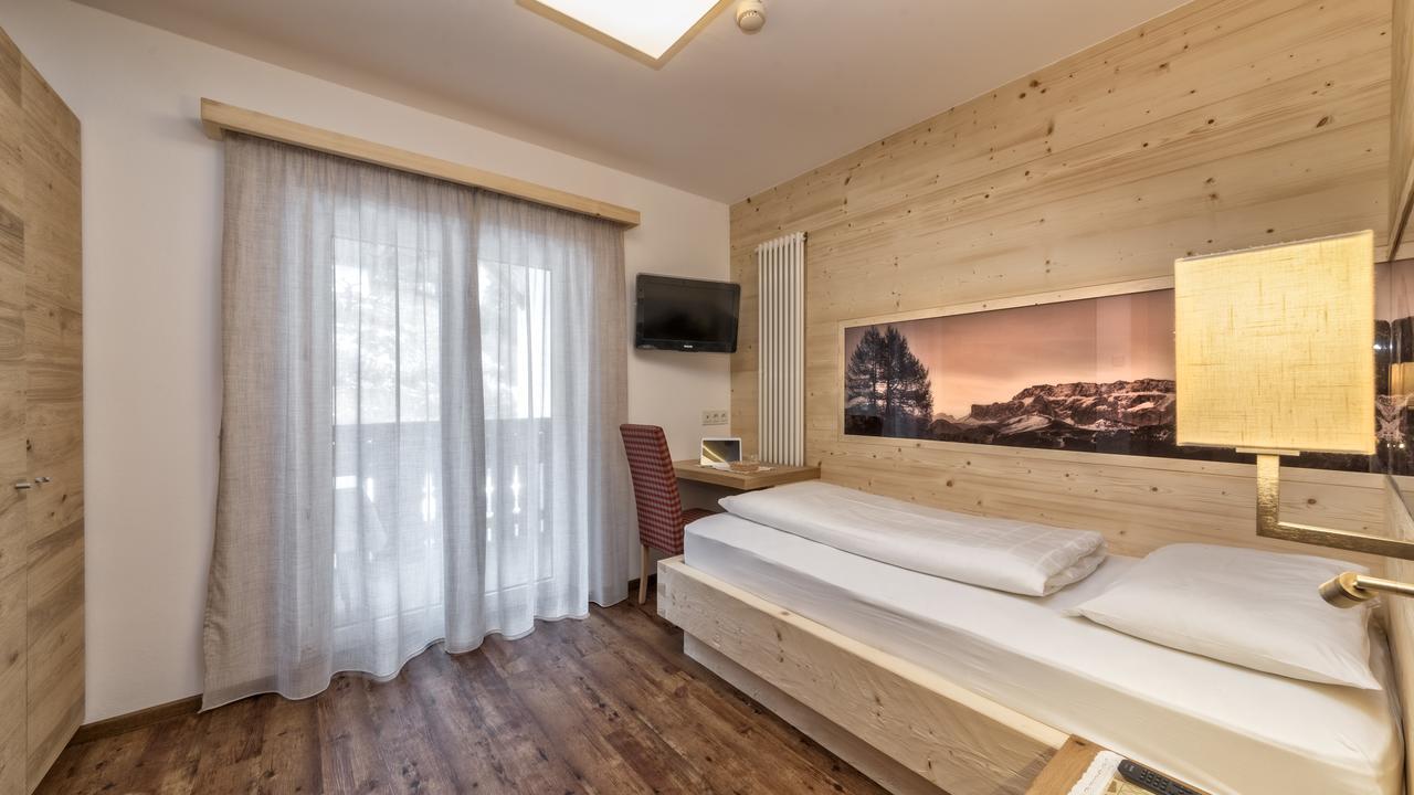 Hotel Interski Santa Cristina Val Gardena Esterno foto