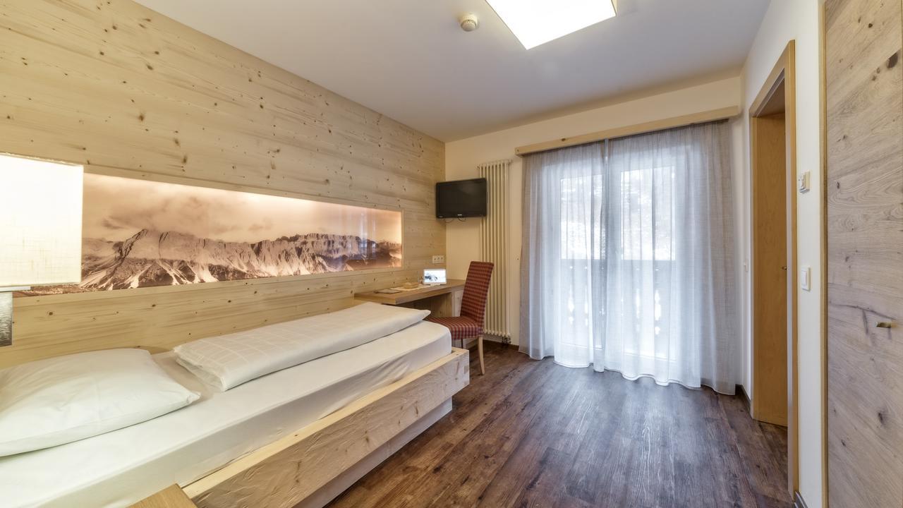 Hotel Interski Santa Cristina Val Gardena Esterno foto